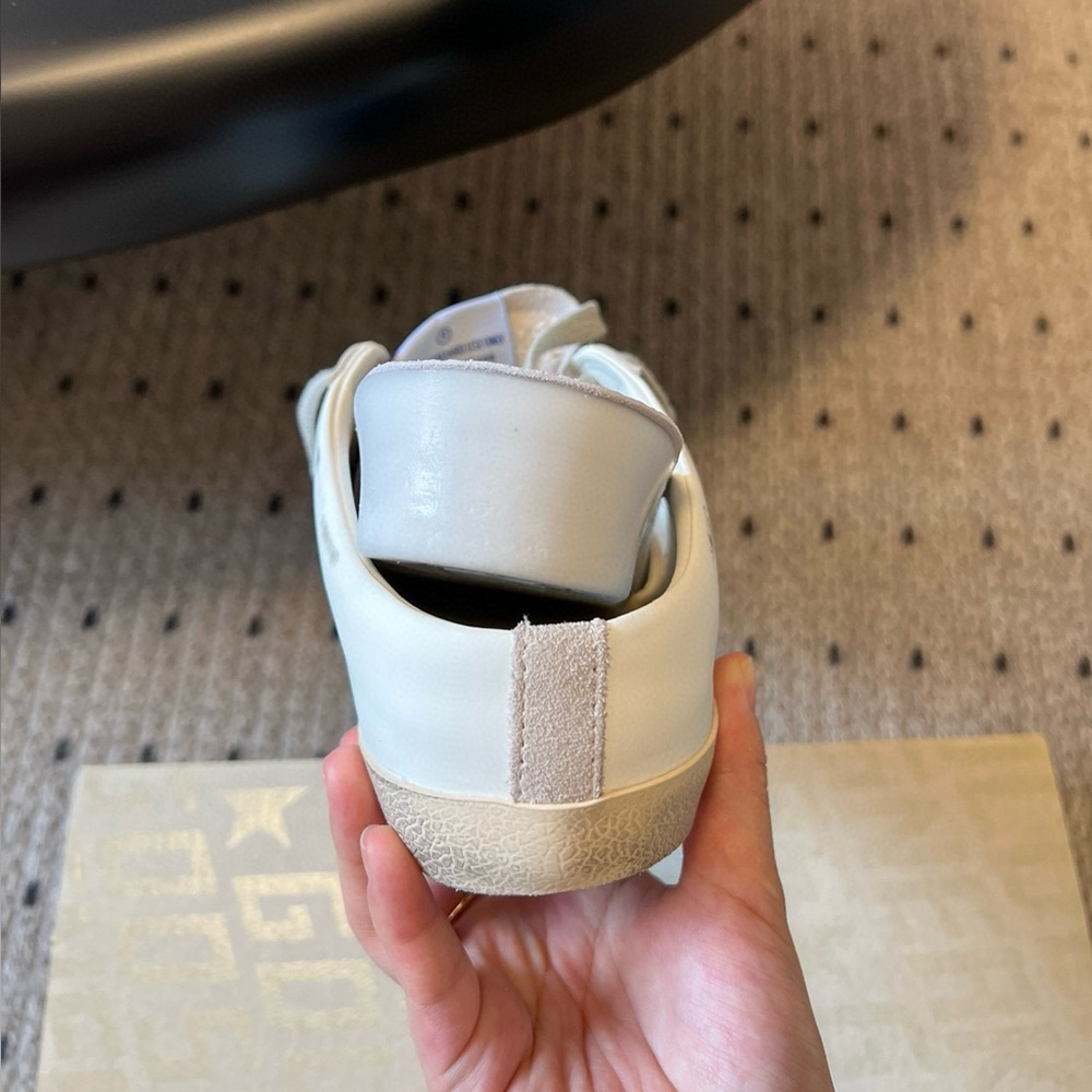 Golden Goose casual and fashionable flat shoes sneakers - Picture 6 of 8